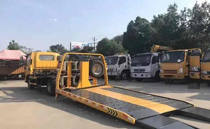 富锦汽车中途维修案例